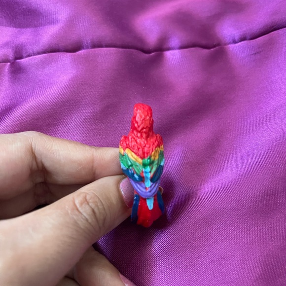 Unique parrot 🦜 wooden ring, hand carved and hand painted. Size 7 - Picture 2 of 6